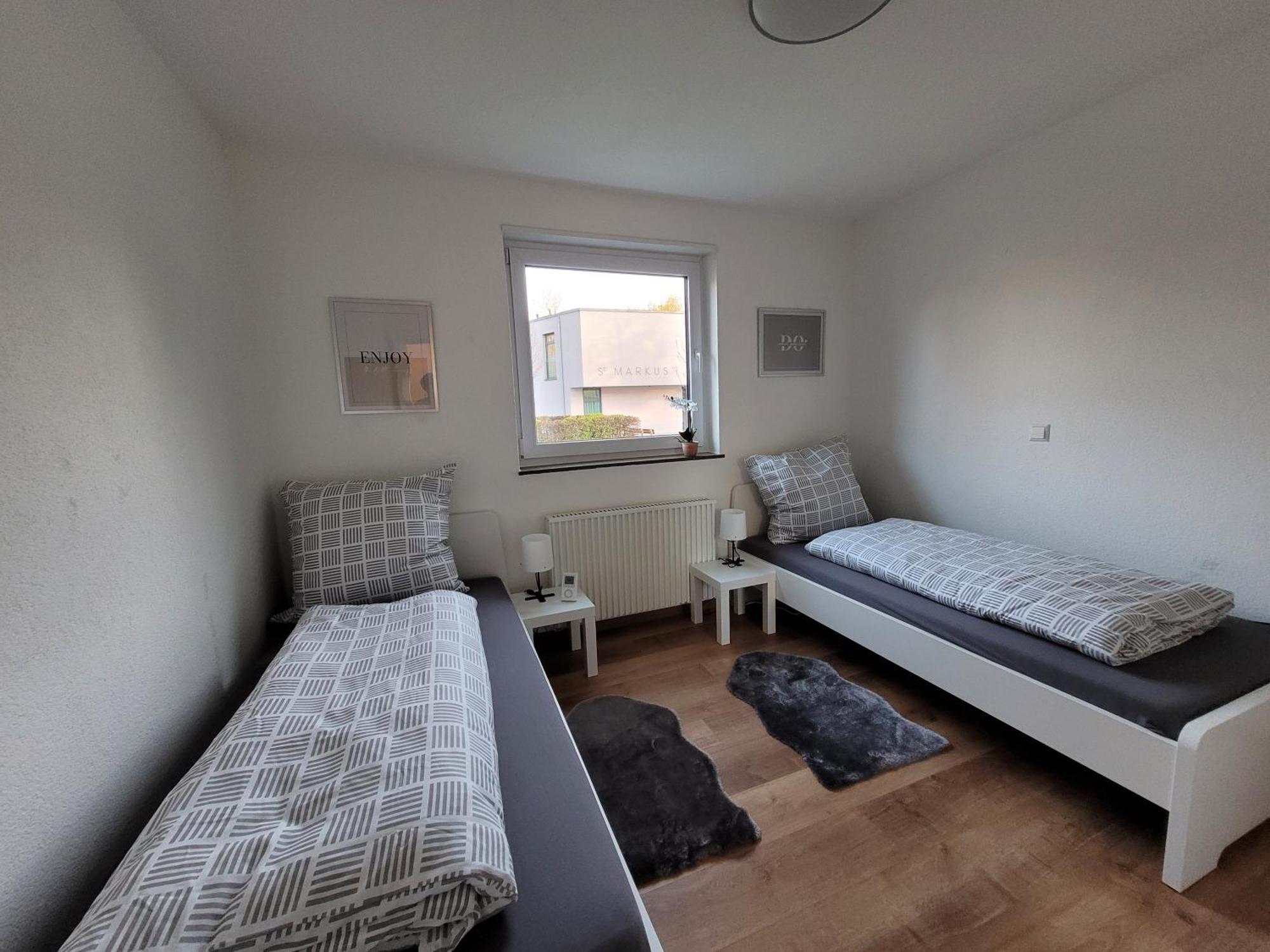 שונדורף Living Flat, Eine Wohnung Mit Zwei Schlafzimmern Und Balkon מראה חיצוני תמונה