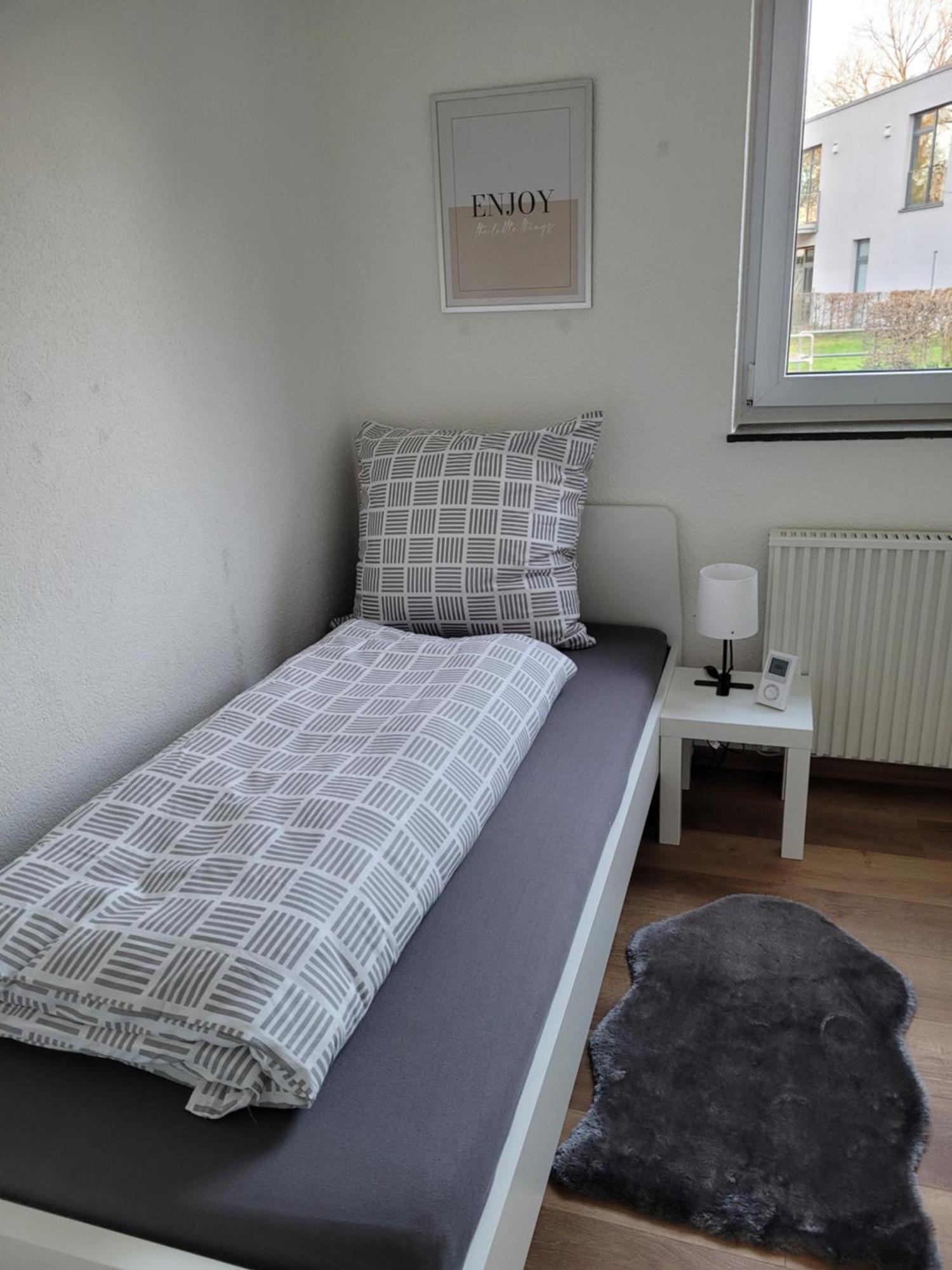 שונדורף Living Flat, Eine Wohnung Mit Zwei Schlafzimmern Und Balkon מראה חיצוני תמונה